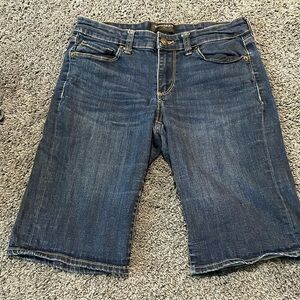 NWOT size 27/4 Banana Republic longer jean shorts